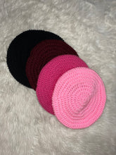 Load image into Gallery viewer, Crochet Beret